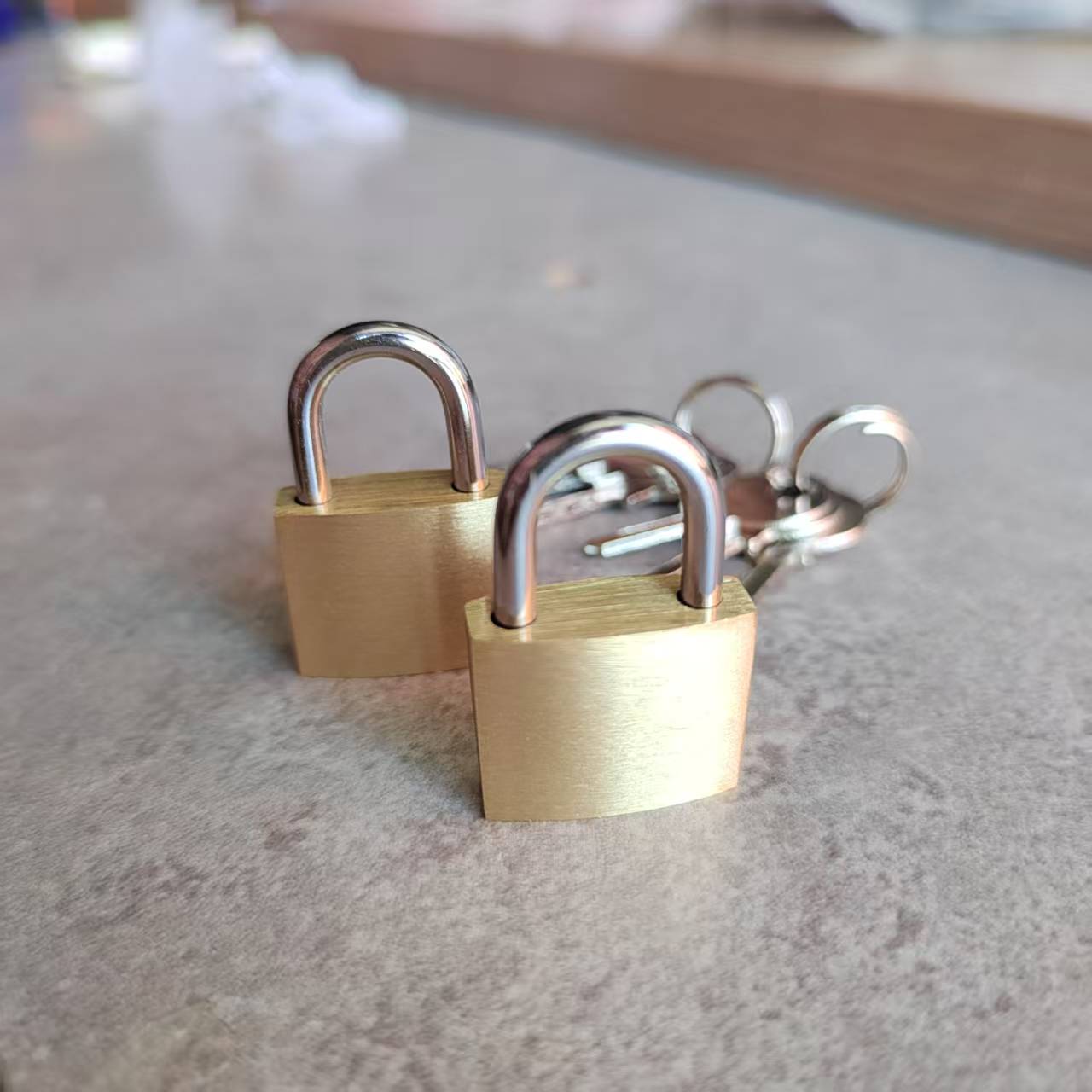 Cadenas en laiton avec clés, m - Letter Opener Brass avis et prix